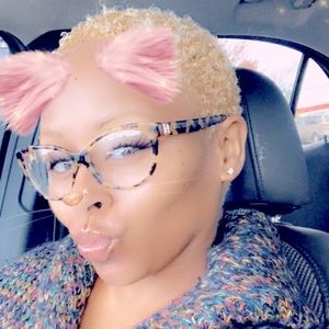 Meet your Posher, Crystal